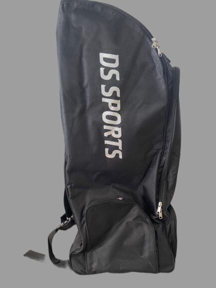 DS Sports Kit Bag with wheels - Image 4